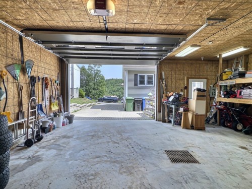 Garage - 8 Rue Du Docteur-Weinke, Témiscaming, QC - Indoor Photo Showing Garage