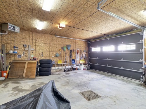 Garage - 8 Rue Du Docteur-Weinke, Témiscaming, QC - Indoor Photo Showing Garage
