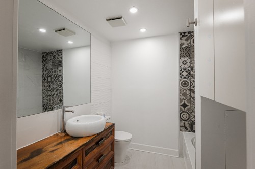 Salle de bains - 8-4180 Av. Pierre-De Coubertin, Montréal (Mercier/Hochelaga-Maisonneuve), QC - Indoor Photo Showing Bathroom