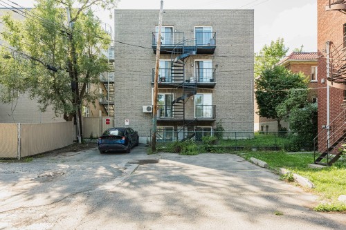 Stationnement - 8-4180 Av. Pierre-De Coubertin, Montréal (Mercier/Hochelaga-Maisonneuve), QC - Outdoor