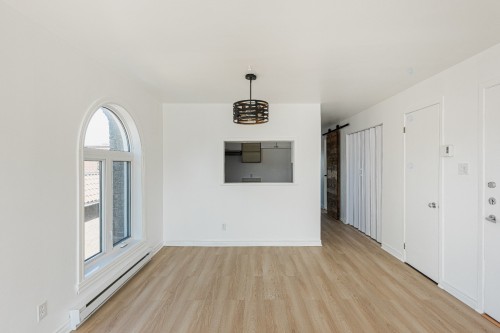 Salle à manger - 8-4180 Av. Pierre-De Coubertin, Montréal (Mercier/Hochelaga-Maisonneuve), QC - Indoor