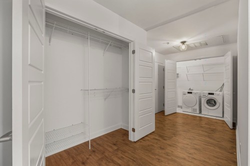 Storage - 410-245 Ch. Bates, Mont-Royal, QC - Indoor Photo Showing Laundry Room