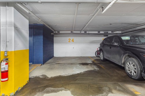 Parking - 410-245 Ch. Bates, Mont-Royal, QC - Indoor Photo Showing Garage