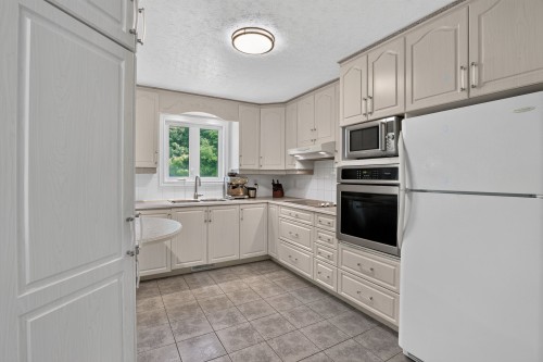 Cuisine - 727 Ch. Edelweiss, La Pêche, QC - Indoor Photo Showing Kitchen With Double Sink