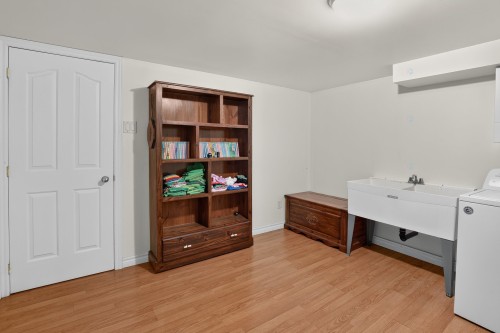 Salle de lavage - 727 Ch. Edelweiss, La Pêche, QC - Indoor
