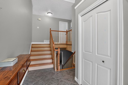 Hall d'entrée/Vestibule - 727 Ch. Edelweiss, La Pêche, QC - Indoor Photo Showing Other Room