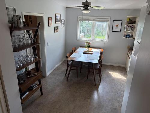 320 Tenth Street, Keewatin, ON - Indoor Photo Showing Dining Room