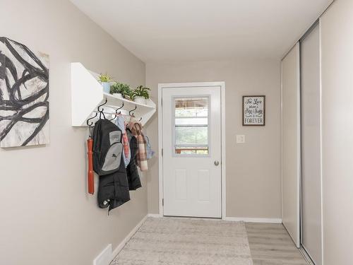 7081 Hwy 61, Neebing, ON - Indoor Photo Showing Other Room