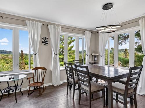 7081 Hwy 61, Neebing, ON - Indoor Photo Showing Dining Room