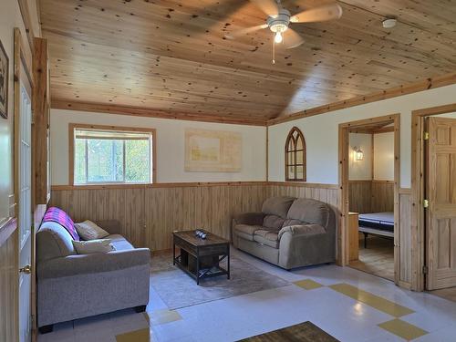 7081 Hwy 61, Neebing, ON - Indoor