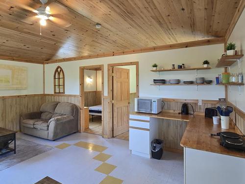 7081 Hwy 61, Neebing, ON - Indoor