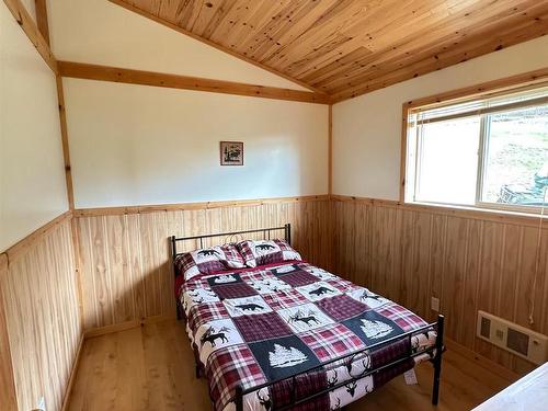 7081 Hwy 61, Neebing, ON - Indoor Photo Showing Bedroom