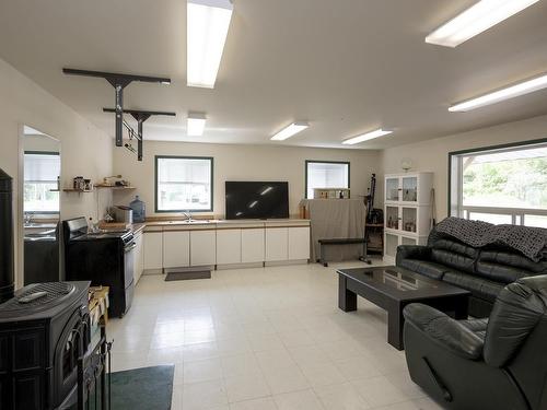 7081 Hwy 61, Neebing, ON - Indoor
