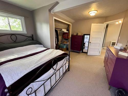 633 Church St, Fort Frances, ON - Indoor Photo Showing Bedroom