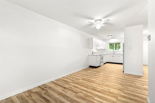 #8-1520 Piercy Ave, Courtenay, BC - Indoor