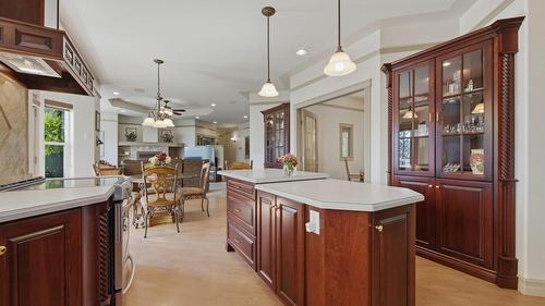594 Mountain Drive, Vernon, BC - Indoor Photo Showing Kitchen