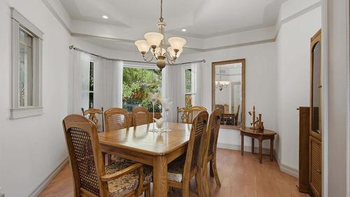 594 Mountain Drive, Vernon, BC - Indoor Photo Showing Dining Room