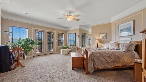 594 Mountain Drive, Vernon, BC - Indoor Photo Showing Bedroom