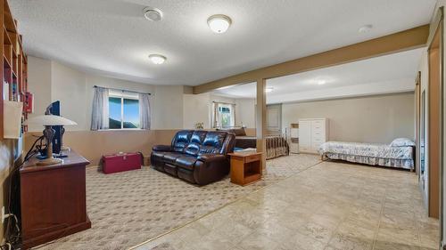 594 Mountain Drive, Vernon, BC - Indoor