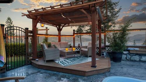 594 Mountain Drive, Vernon, BC - Outdoor With Deck Patio Veranda