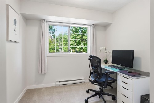 #B-184 Westwood Rd, Nanaimo, BC - Indoor Photo Showing Office