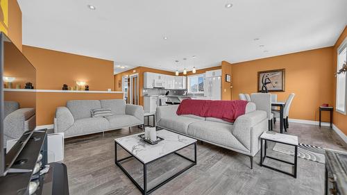 1510 21A Avenue, Cranbrook, BC - Indoor Photo Showing Living Room