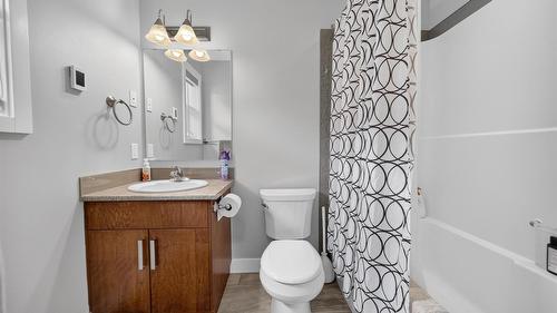 1510 21A Avenue, Cranbrook, BC - Indoor Photo Showing Bathroom