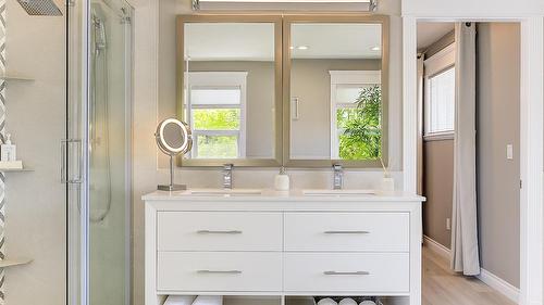 3077 Quail Crescent, Kelowna, BC - Indoor Photo Showing Bathroom