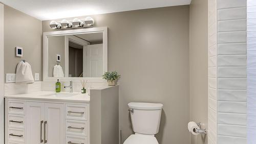 3077 Quail Crescent, Kelowna, BC - Indoor Photo Showing Bathroom