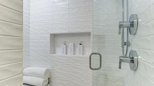 3077 Quail Crescent, Kelowna, BC - Indoor Photo Showing Bathroom