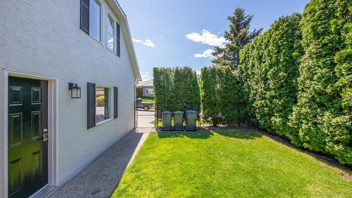 3077 Quail Crescent, Kelowna, BC - Outdoor