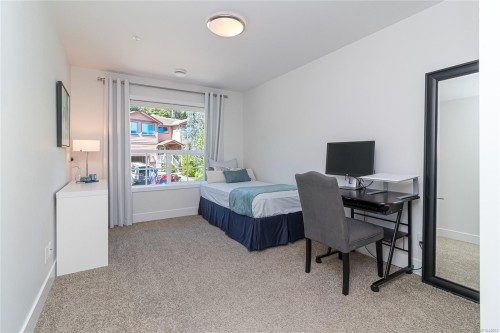 #2-1649 Lloyd Pl, View Royal, BC 