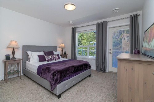 #2-1649 Lloyd Pl, View Royal, BC 