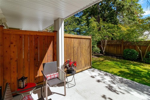 #2-1649 Lloyd Pl, View Royal, BC 