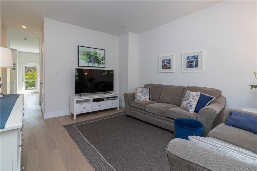#2-1649 Lloyd Pl, View Royal, BC 