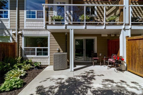 #2-1649 Lloyd Pl, View Royal, BC 