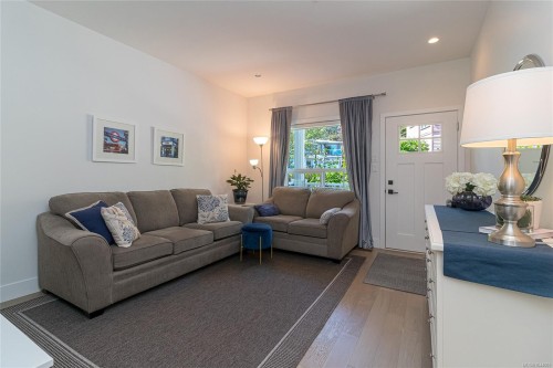 #2-1649 Lloyd Pl, View Royal, BC 
