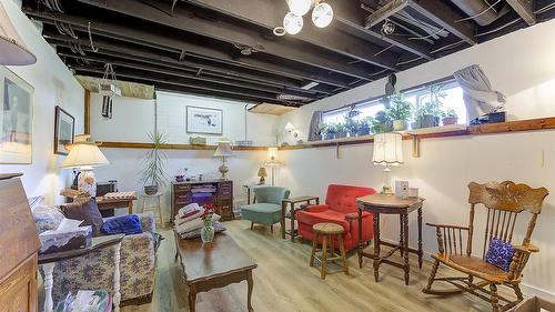430 Perth Road, Kelowna, BC - Indoor Photo Showing Basement