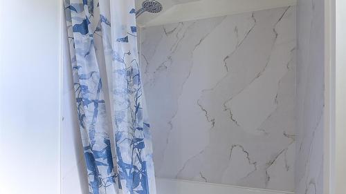 430 Perth Road, Kelowna, BC - Indoor Photo Showing Bathroom