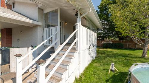 430 Perth Road, Kelowna, BC - Outdoor