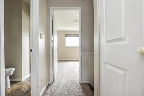 95 West Lake Cr, Winnipeg, MB - Indoor Photo Showing Other Room