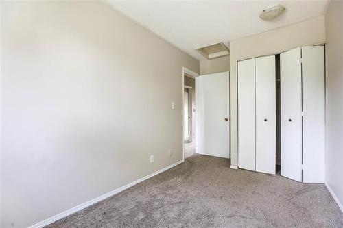 95 West Lake Cr, Winnipeg, MB - Indoor Photo Showing Other Room