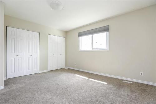 95 West Lake Cr, Winnipeg, MB - Indoor Photo Showing Other Room