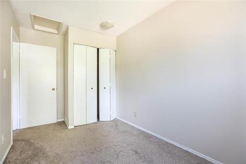 95 West Lake Cr, Winnipeg, MB - Indoor Photo Showing Other Room