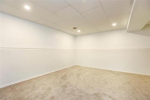 95 West Lake Cr, Winnipeg, MB - Indoor Photo Showing Other Room