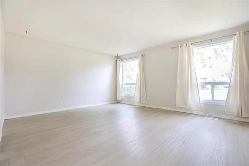 95 West Lake Cr, Winnipeg, MB - Indoor