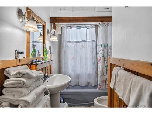 41 And 45 Kennedy St, Saint John, NB - Indoor Photo Showing Bathroom