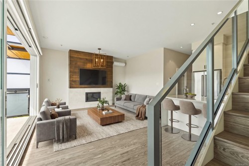 #607-91 Chapel St, Nanaimo, BC - Indoor With Fireplace