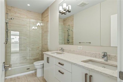 #607-91 Chapel St, Nanaimo, BC - Indoor Photo Showing Bathroom