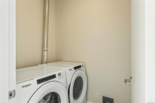 #607-91 Chapel St, Nanaimo, BC - Indoor Photo Showing Laundry Room